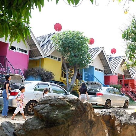 Baan Rai Pray Rung Kaeng Krachan Ban Tha Ling Lom 外观 照片