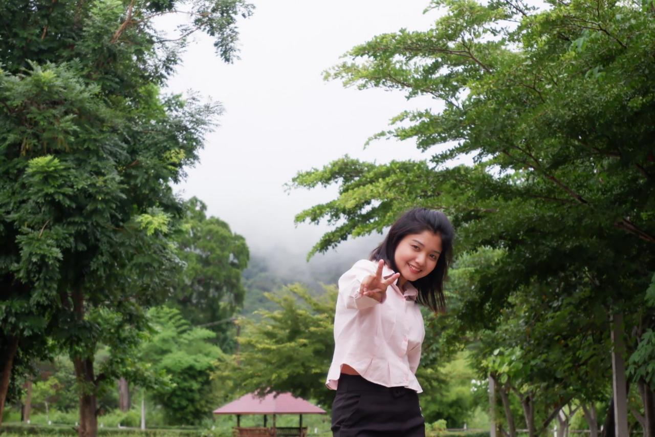 Baan Rai Pray Rung Kaeng Krachan Ban Tha Ling Lom 外观 照片
